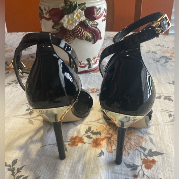 NWT Michael Kors Astrid Patent Leather Sandals Size 10 M - Picture 4 of 8